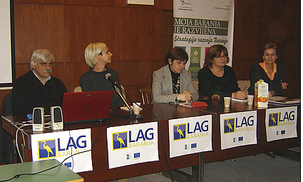 Cliff Southcombe, prevoditeljica, Jasna Petrović, Sonja Vuković i Gordana Stojanović