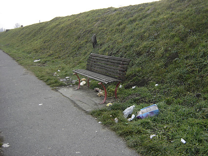 Šetnica Crni put između Belog Manastira i Šumarine (i smeće na njoj!!!!)