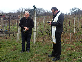 Zdravko Dobrovac i župnik Josip Kajić
