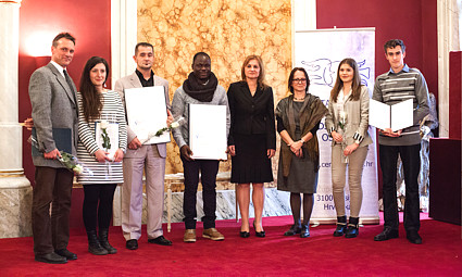 Boris Pavelić (Priznanje Knjiga godine), Emina Bužinkić (Priznanje, Centar za mirovne studije), Marijan Gubina (Nagrade 2015), Prince Wale Sonikiyi (Nagrade 2015) te Dinka Ivanović, Radmila Frantal, Ivana Komljenović, Mario Volgemut (nastavnici i učenici Ekonomske i turističke škole Daruvar) Dobitnici nagrada i priznanja