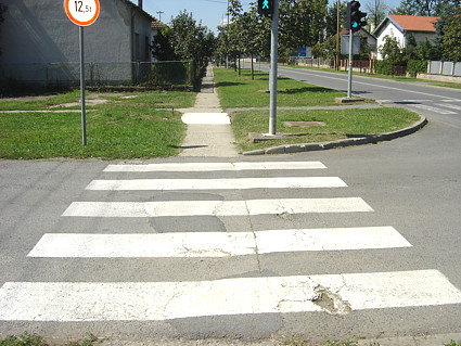 Popravljeni pločnik - pogled prema Silosu