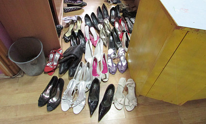 Ženske cipele iz velike donacije