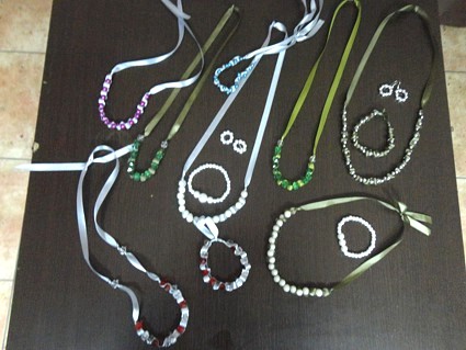 Nakit od svilenih traka i perlica