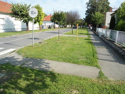 &Scaron;kolska ulica desno - pogled prema Domu zdravlja