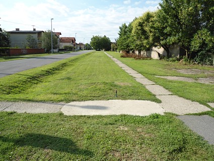 &Scaron;kolska ulica desno - pogled prema Beljskom naselju