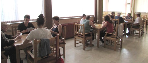 Stolovi za igre u domskom dnevnom boravku