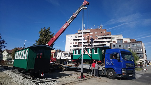Vagoni ispred 'Ljepotice'