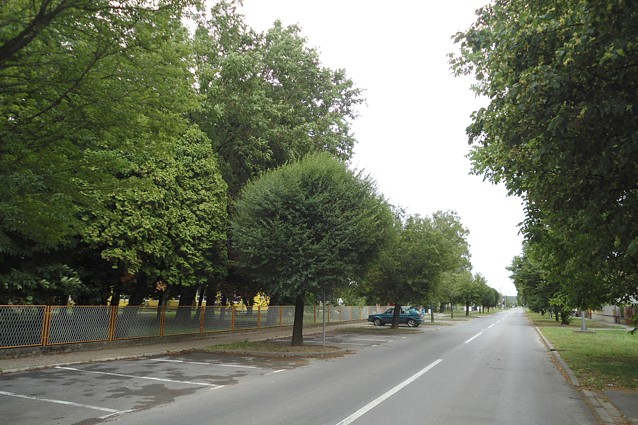 Pogled od Nastavno-sportske dvorane prema Domu zdravlja