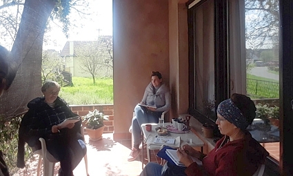 Vesna Nedić, Katarina Gaćina, Sandra Kušenić i, iza mobilne kamere, Ana Jeličić