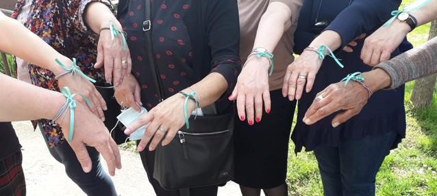 Tirkizne narukvice u znak podrške i osvješćivanja