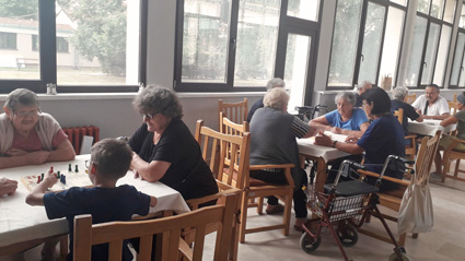 Korisnici i volonteri igraju društvene igre