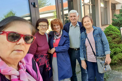 Aktivistica Ana s volonterima