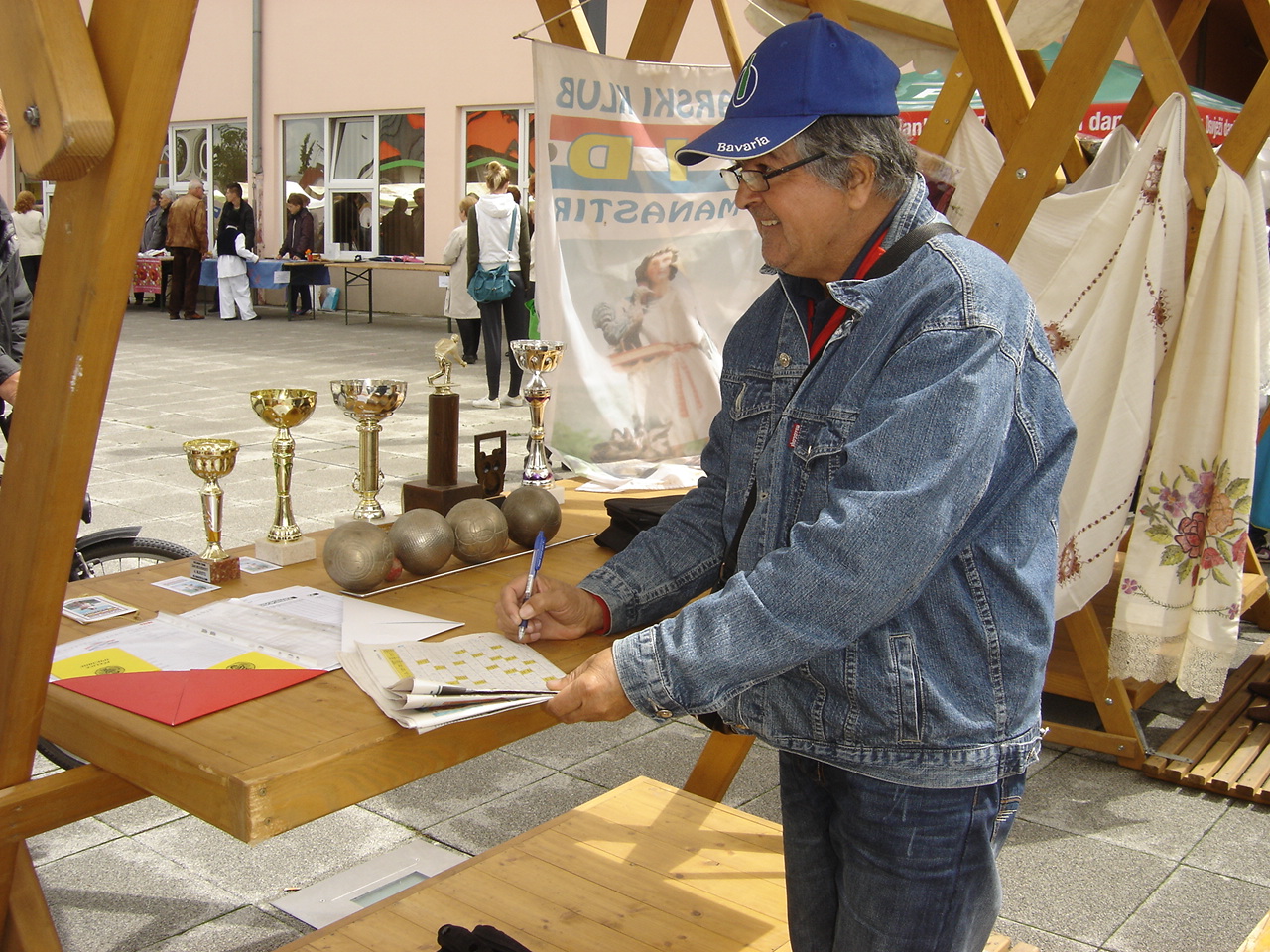 Prepoznajete li osobu sa slike?