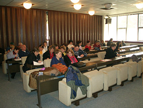 Publika na javnoj tribini