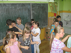 … rade radionicu o nenasilnoj komunikaciji …