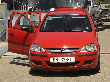 Automobil iz Belog Manastira (Hrvatska)