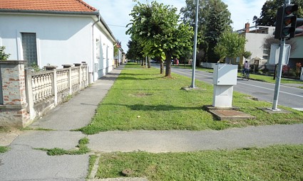 Školska ulica lijevo - pogled prema Domu zdravlja