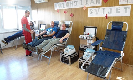 Dobrovoljnim davanjem krvi spašavaju se ljudski životi