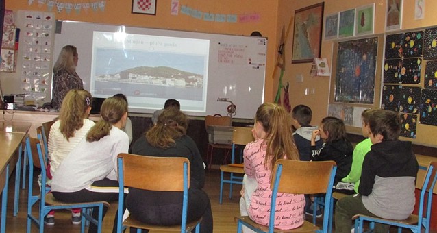 3. i 4. razred PŠ Mece i učiteljica Nataša Mumlek